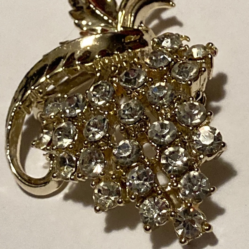 Vintage bling brooch